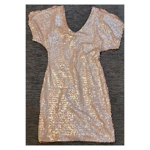 Sequined mini dress with slit sleeves